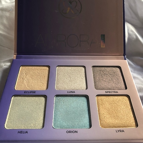 ABH Aurora Highlight Palette - Picture 3 of 3